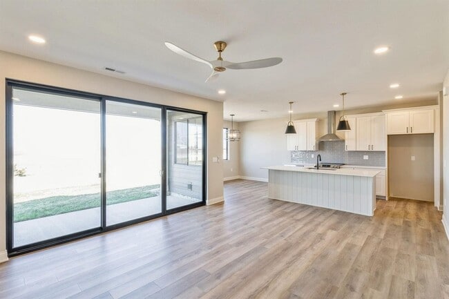 Photo - Spacious Modern Townhome at Hayden's Ridge!