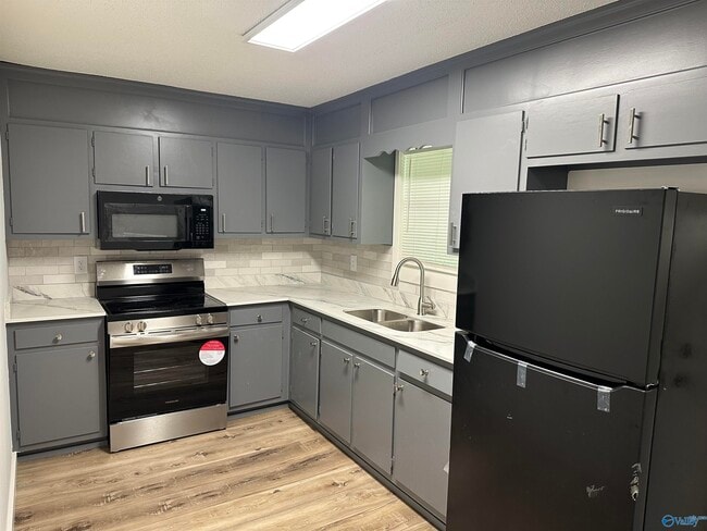 Photo - 1114 NW Oakwood Ave