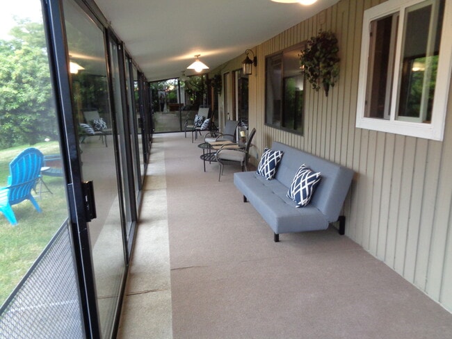 Building Photo - 9965 SW 170th Ave Unit #1 Rental