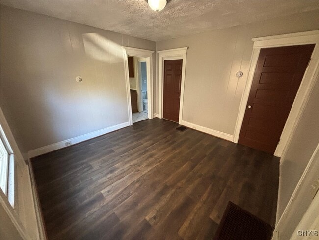 Photo - 1070 S Geddes St