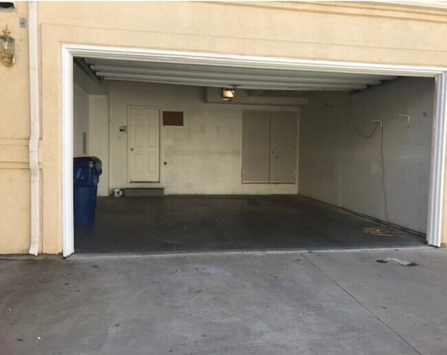 Photo - ALL PROSPECTIVE TENANTS MUST SUBMIT A $58 ... Condo