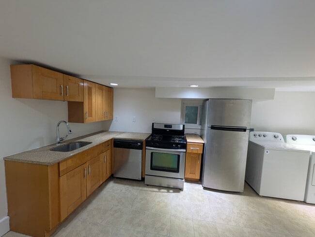 Building Photo - 42 Jewett Ave Unit 1