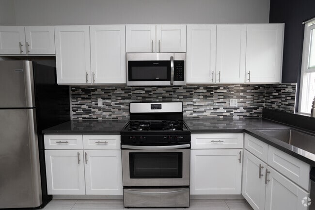 Kitchen Unit 204 Studio 1BA 550sf