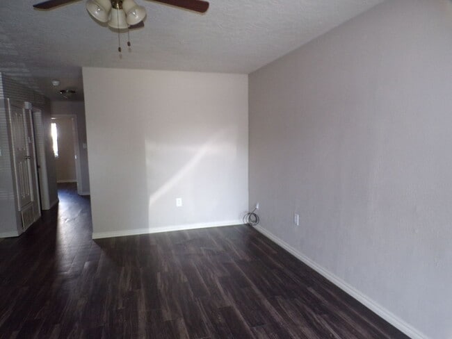 903 NW Bell Ave Unidad A