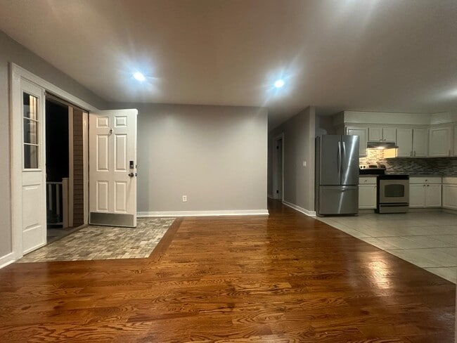 Photo - 83 Whittier Dr