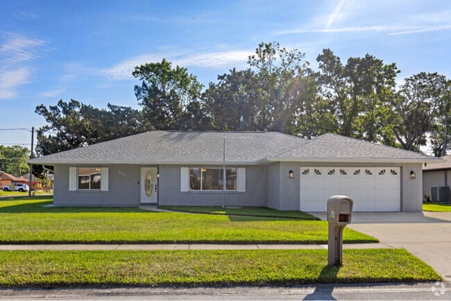 Building Photo - 807 Scrub Oak St Rental