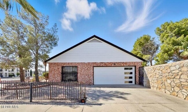 Photo - 2153 Trawood Dr