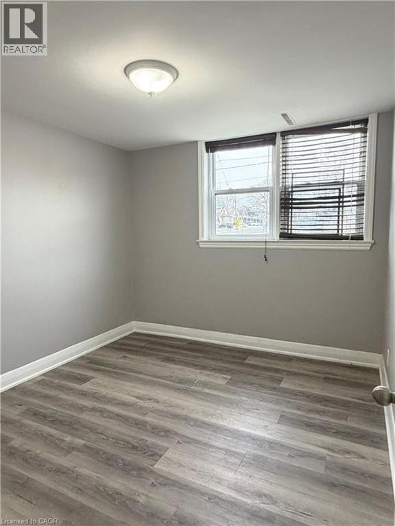 Photo - 318 Dolph St S Unité 5