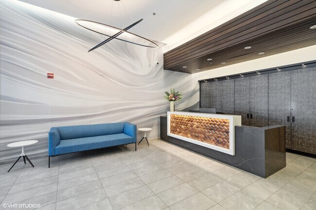 Photo - 303 W Ohio St