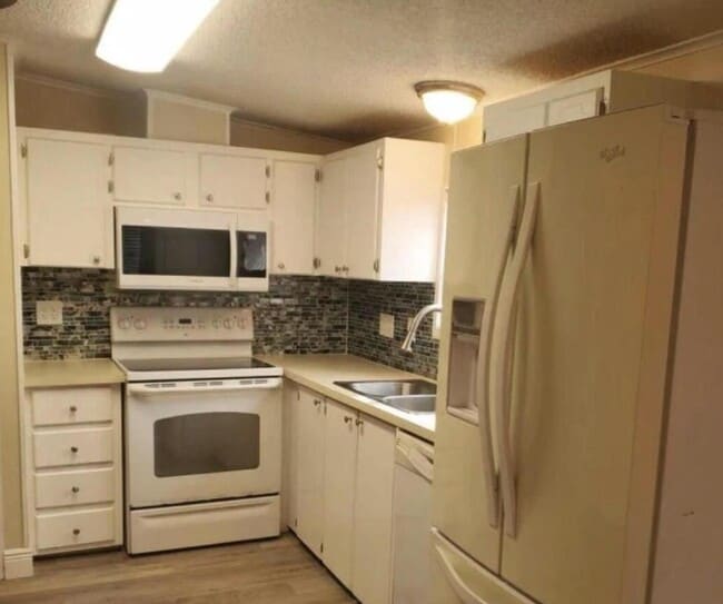 Photo - 19418 Saddlebrook Ct