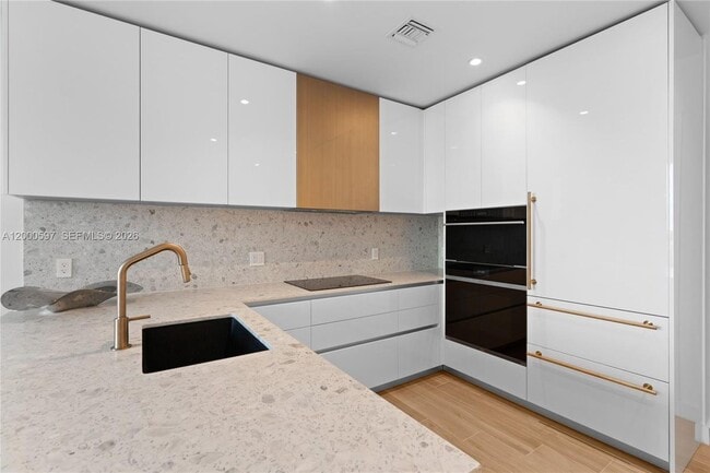 Photo - 2678 Tigertail Ave Unit 615