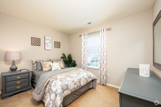 1BR, 1BA - 601SF - Bedroom