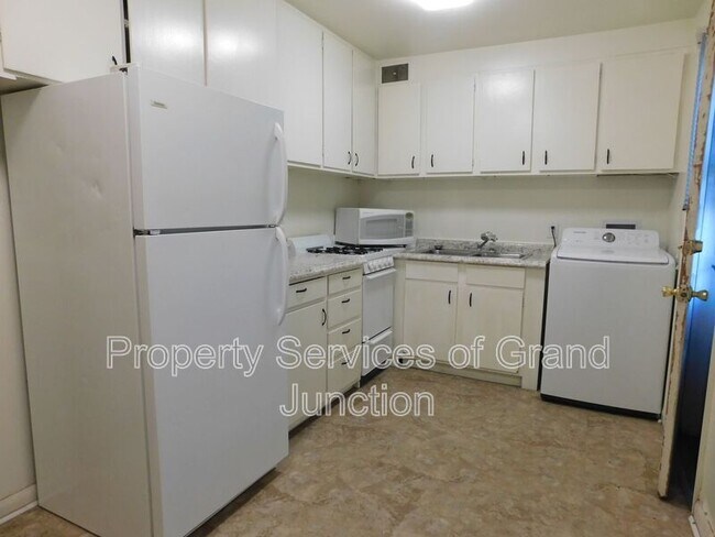 Photo - 1364 Elm Ave