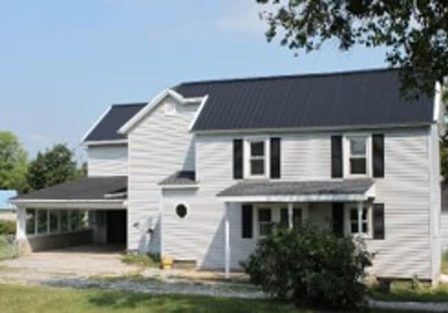 Building Photo - Spacious Farmhouse in Hopewell Township