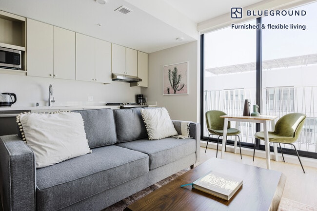 Photo - 200 Mesnager St Unidad FL7-ID1235