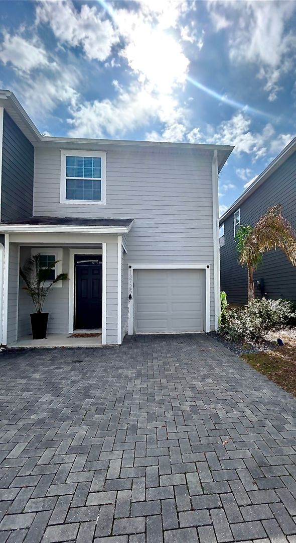 Gorgeous 3/2.5 townhouse with Garage - Gorgeous 3/2.5 townhouse with Garage