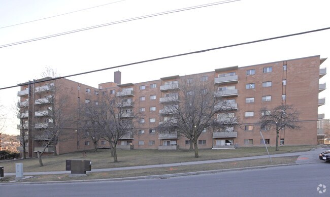 Building Photo - 2600 Finch