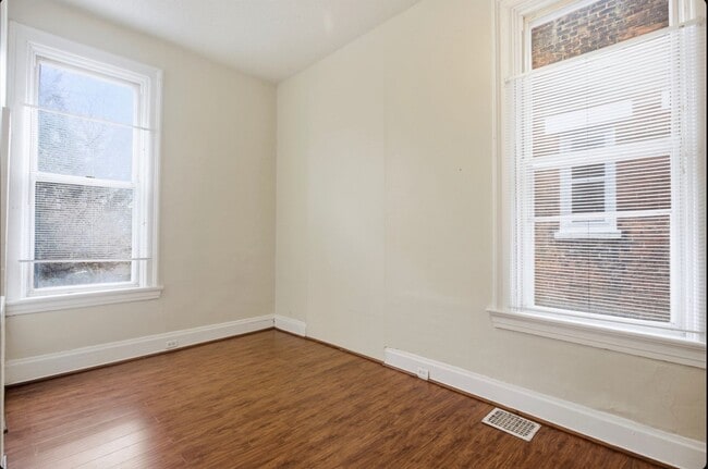 Photo - 122 E University Ave Unit 1