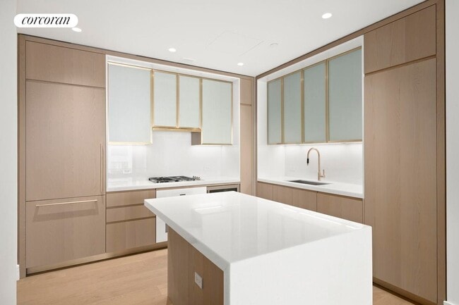 Photo - 201 E 74th St