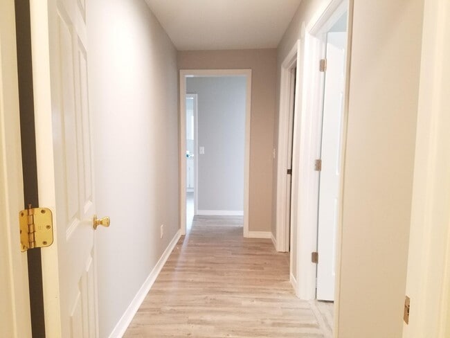 Photo - 110 W Lindburg St Unit 110 W Lindburg Apt 1