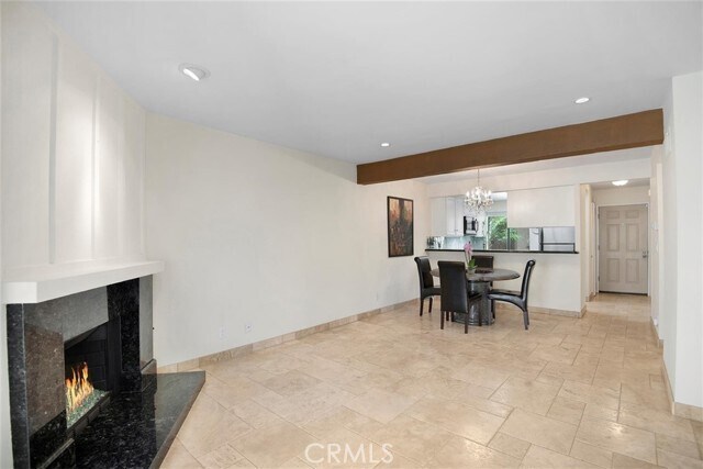 Photo - 5760 Owensmouth Ave