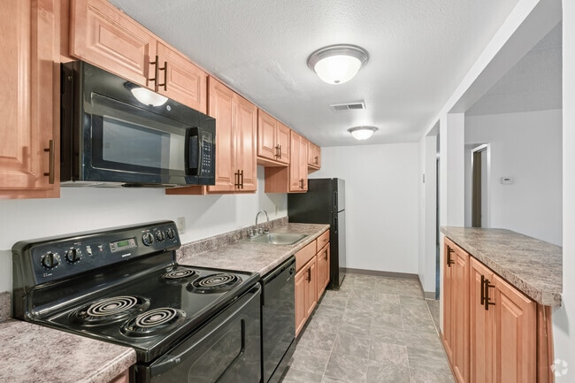 2BR, 1BA - 903SF - Kitchen