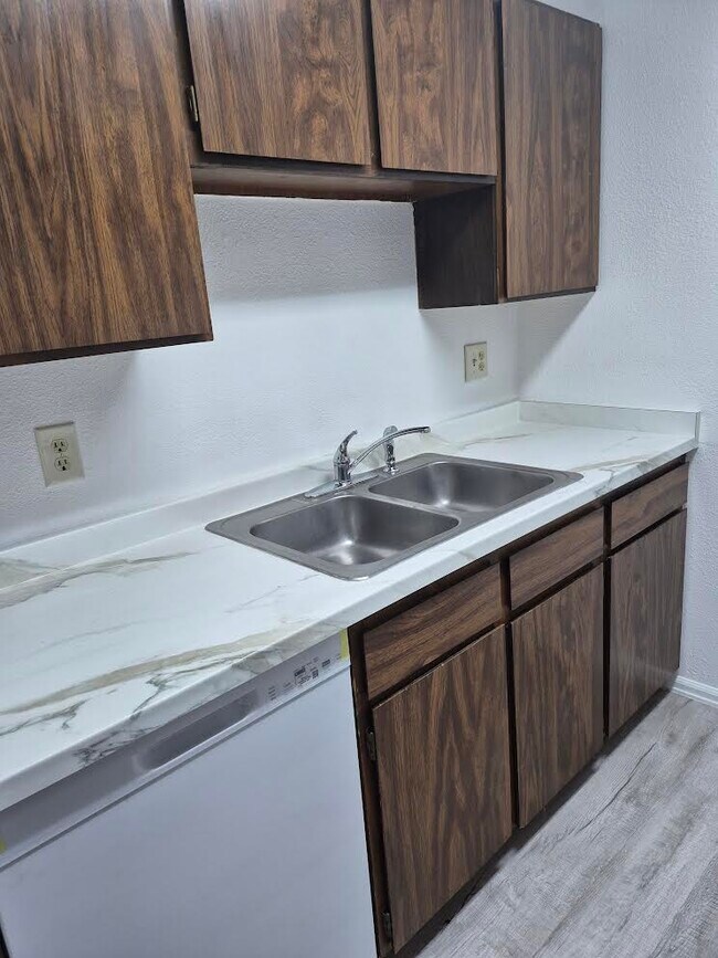 Photo - 2920-2922 Main St