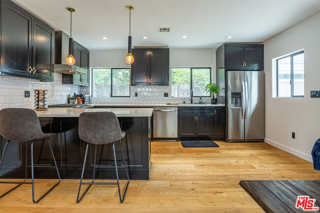 Building Photo - 2241 1/2 Harwood St