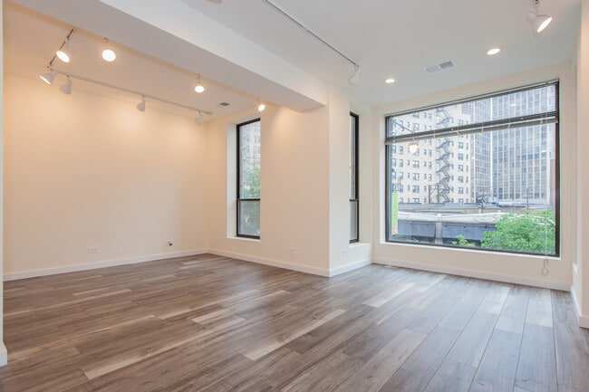 Photo - 2336 N Clark St Unit Apt 2