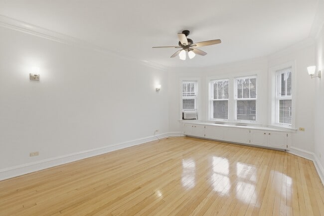 Photo - 814 Mulford St Unit 1F