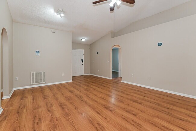 Photo - 1421 Runes Ct