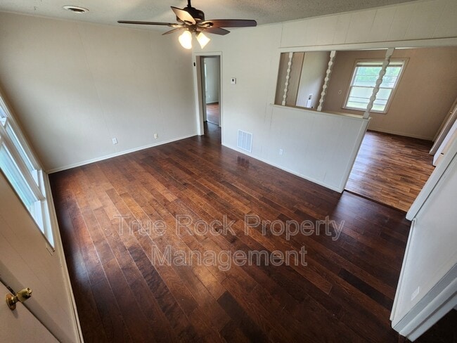 Photo - 1021 Hillside Dr