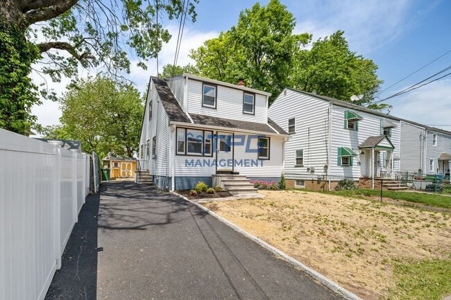 Photo - 813 Union St
