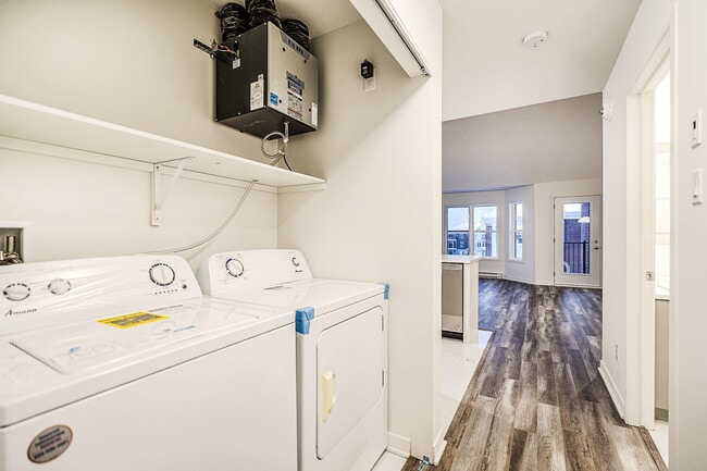 Photo - 1625 Av. de la Gare Unit 1625