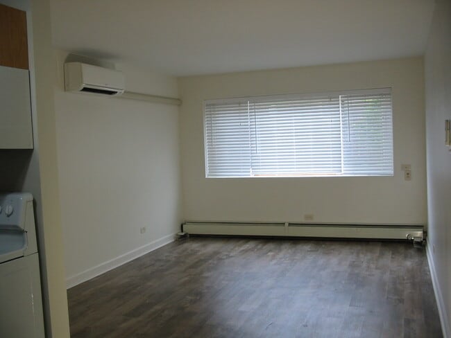 Building Photo - 1105 College Ave Unit 30