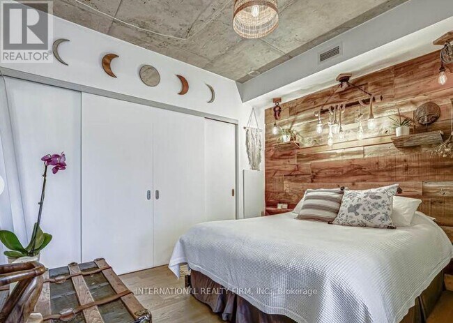 Photo - 318 King St E Unité 301