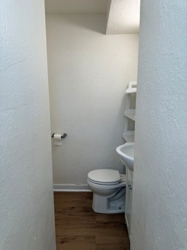 Photo - 607 Isenberg St Unit 6