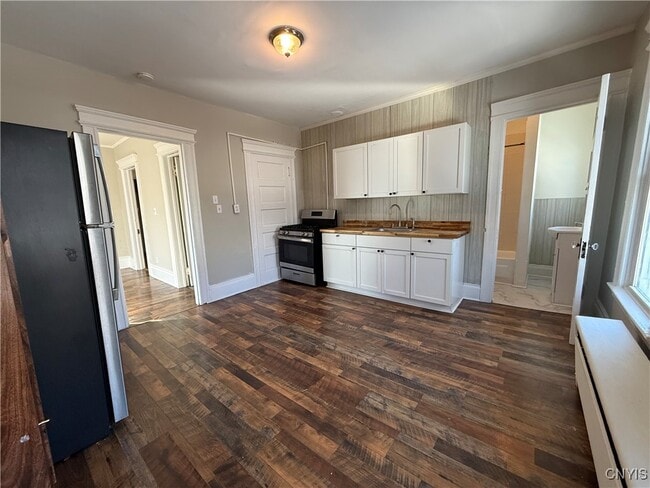 Photo - 303 Griffiths St