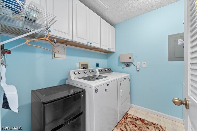 Photo - 5928 Cranbrook Way Unit D202