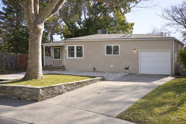 Photo - 600 Perkins Way