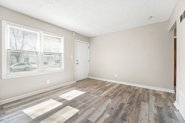 Photo - 7227 Orchard Ave