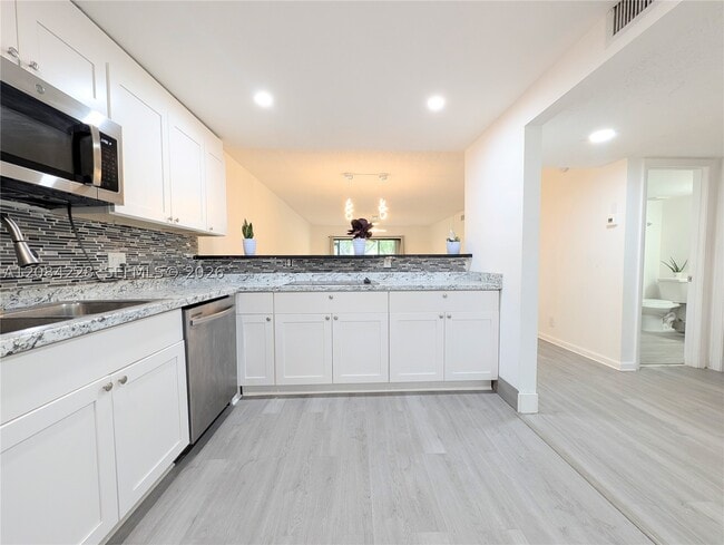Photo - 310 Lakeview Dr Unit 105