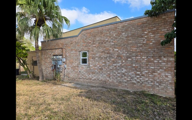 Photo - 301 Bolivar Ave Unit 1