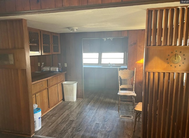 Photo - 910 Old Elizabethton Hwy