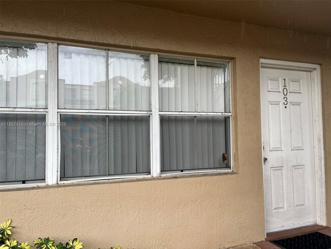Building Photo - 8615 NW 5th Terrace Unit 14-103 Rental