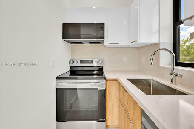 Photo - 530 SW 11th Ave Unidad 103