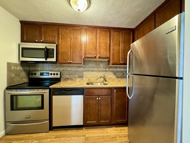 Photo - 96 Fountain Ln Unit 11