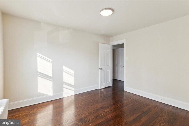 Building Photo - 417 Garfield Ave Unit 2 Rental