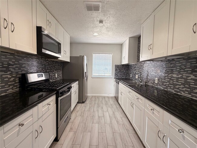 Photo - 5375 Little John Ln