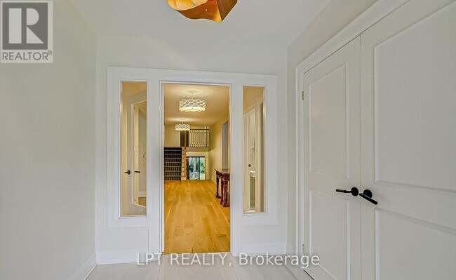 Photo - 47 Waterloo Ave